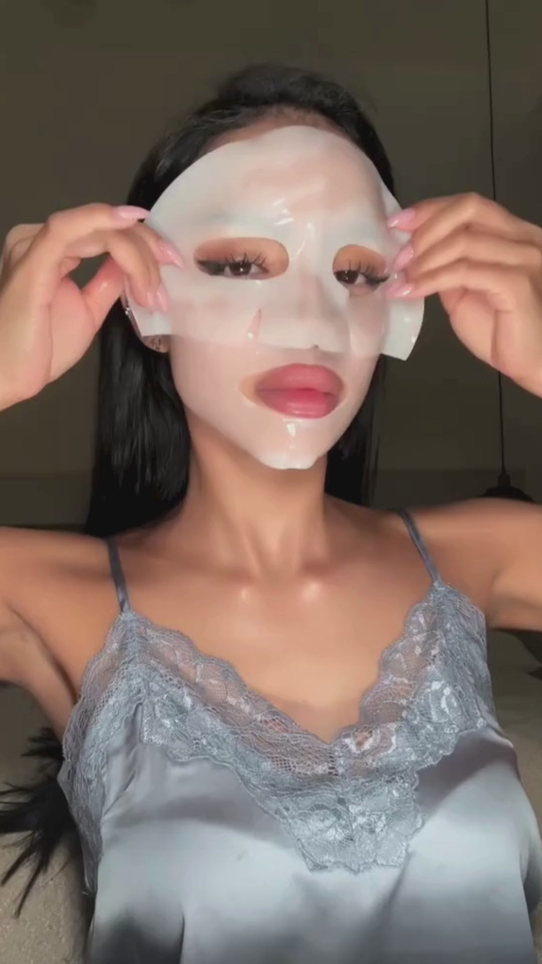 Appareil Anti Rides Visage, 3 Modes EMS Appareil de Gua Sha Visage, Appareil de Massage Visage 7 Couleurs, Chauffable 45°C Guasha Pour Visage Instrument, Double Menton Raffermissant et Liftant video